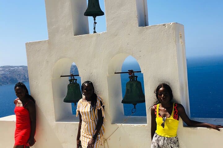 Unveiling Santorini: A Panoramic Adventure photo 4