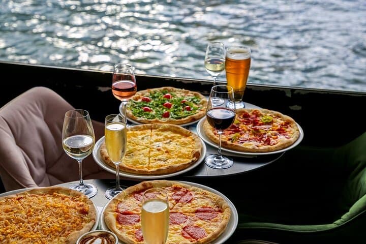 Budapest Pizza Cruise: Danube Dinner with City Lights photo 5