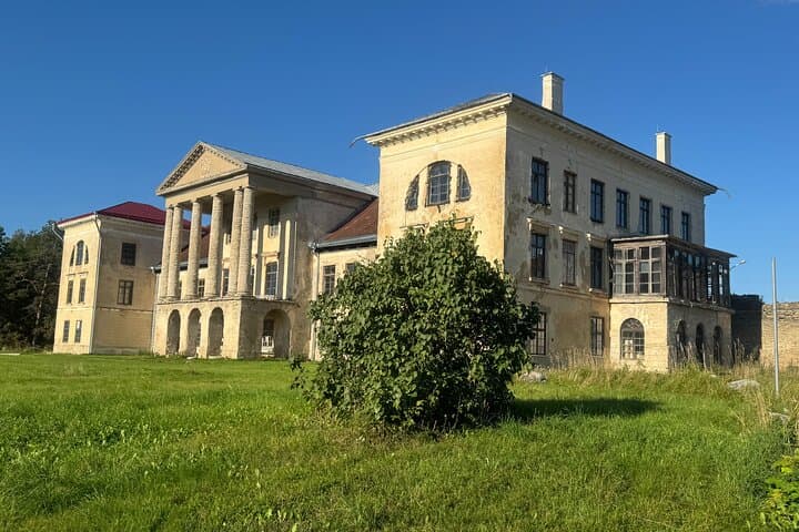 viru-bog-kolga-manor-jagala-waterfall-estonia-day-tour