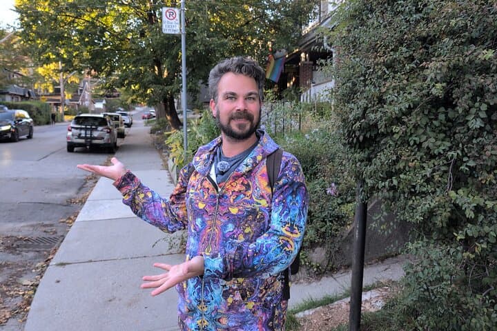 Customizable Walking Tour of Toronto's Hidden Gems — Local-Led 3-Hour Urban Exploration