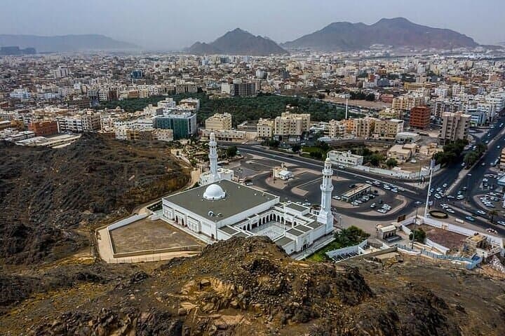 Private Ziyarah Tour: Madinah’s Sacred Heritage Half-Day Experience photo 6