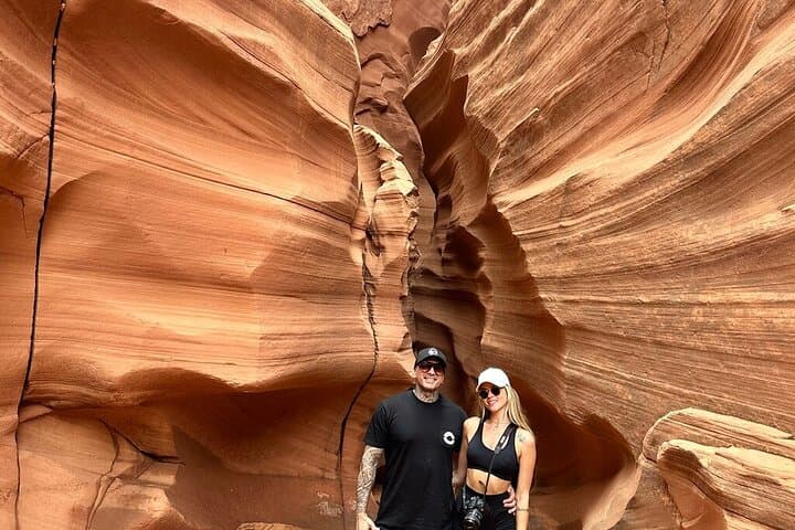 Las Vegas to Antelope Canyon & Horseshoe Bend — Full-Day Guided Tour