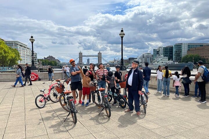 London E-Bike Tour & Borough Market: Thames Ride Past Big Ben photo 1