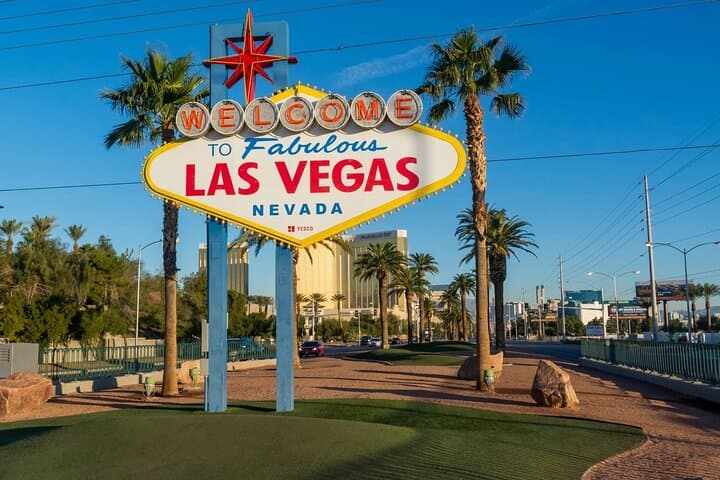 Las Vegas Day Trip: Red Rock, Hoover Dam & Nelson Ghost Town Minivan Tour photo 2