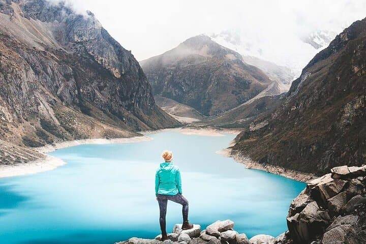 Laguna Parón Day Trek from Huaraz — 4,200 m Lakeshore Hike with Alpine Views