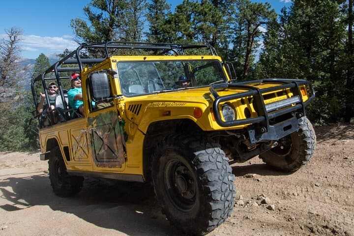 Winter Off-Road Safari in Roosevelt National Forest: Estes Park 4x4 Tour with S'mores