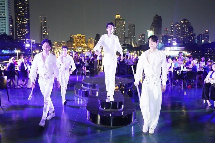 Riverside Carnival Dinner Cruise Bangkok — Free-Flow Beer & Illuminated Landmarks photo 3