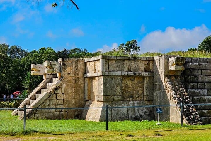 Chichén Itzá + Suytún & Ik-Kil Cenotes: Day Tour from Playa del Carmen photo 3