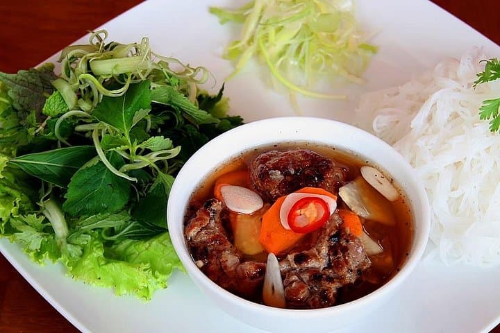 Hanoi Small-Group Street Food Walking Tour — Old Quarter Bites & Local Stories photo 3