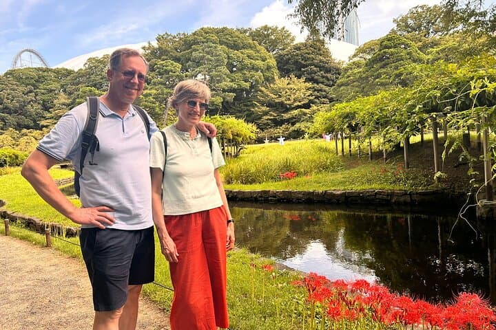 Tokyo Gardens E-Bike Tour with Pro Gardener — Half-Day Tailored Ride photo 3