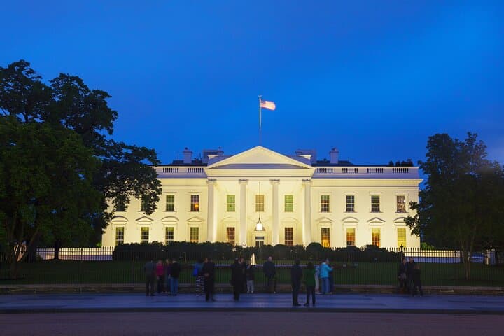 Electric Cart Night Tour of Washington DC Monuments Lit Up photo 5