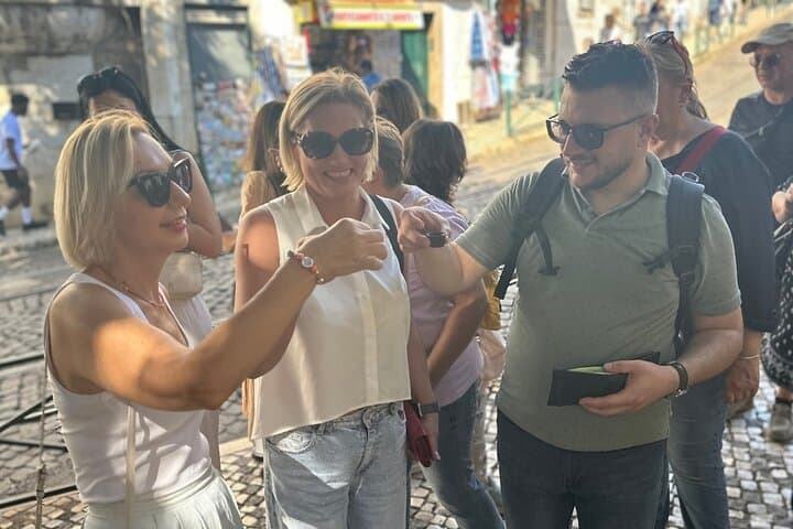 Lisbon Private Downhill Tour with Local Guide — Miradouros, Alfama & Food Tasting photo 2