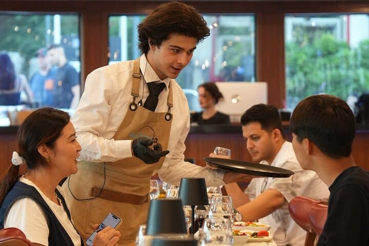 Luxury Bosphorus Dinner Cruise: Nighttime Yacht Dinner & Live Show in Istanbul photo 4