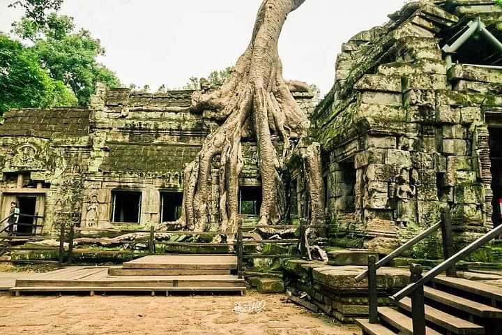 Angkor Wat & Tonle Sap Private Day Tour — Temples, Floating Villages & Tonlé Sap photo 2