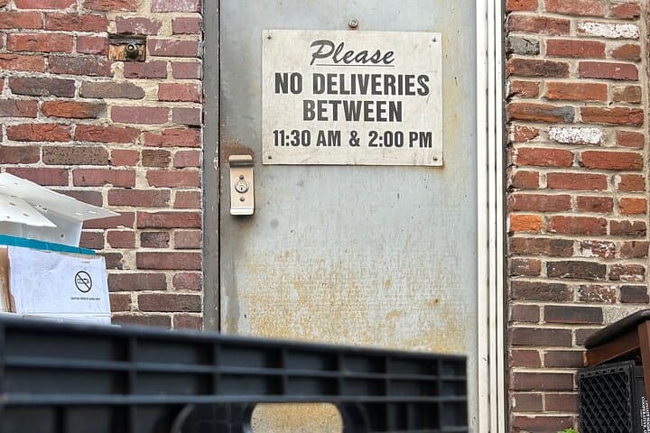 Phone Photography Tour Old Town Alexandria: Capture History & Riverfront Views photo 4
