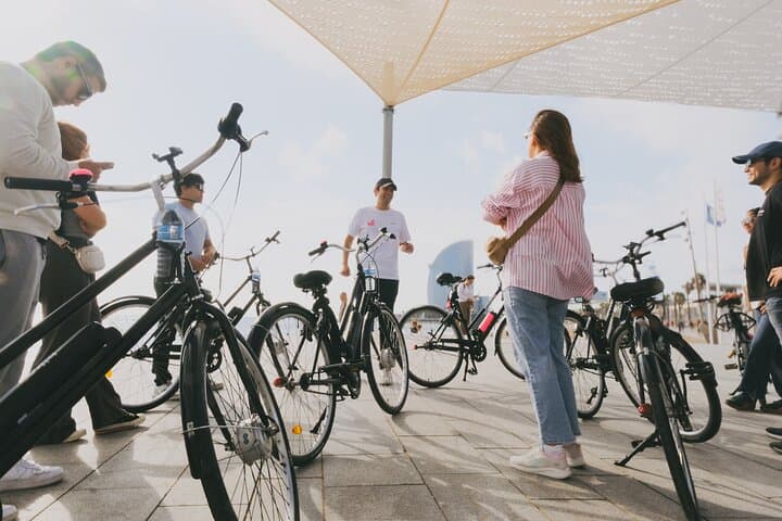 E-Bike Barcelona: Guided Morning Ride + All-Day E-Bike Rental photo 3