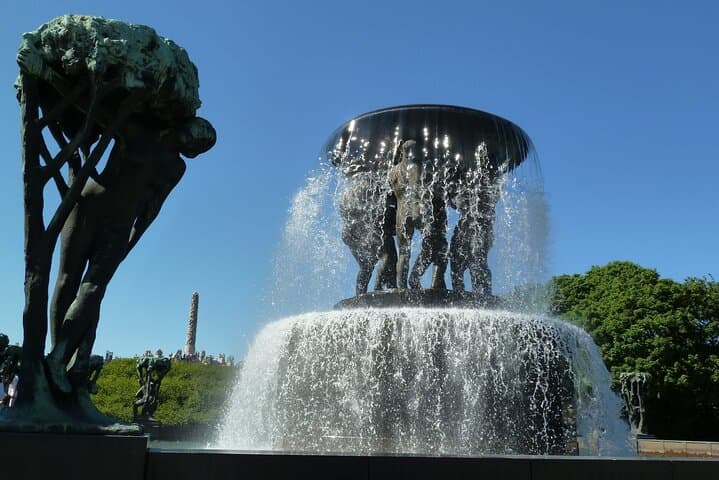 Guided Walk Through Vigelandsparken: Oslo's Iconic Sculpture Park Explained photo 2