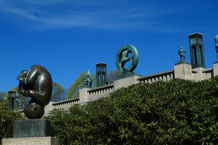 Guided Walk Through Vigelandsparken: Oslo's Iconic Sculpture Park Explained photo 5