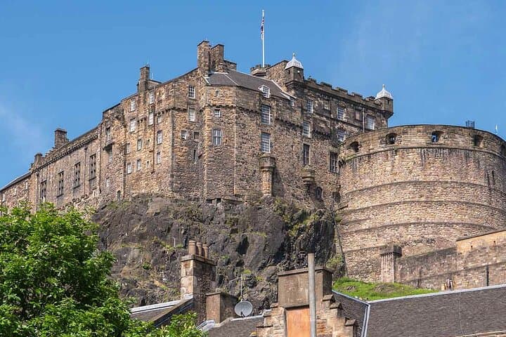 Edinburgh Old Town Icons: Small-Group Photography Walk