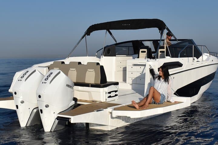 Blue Lagoon Luxury Charter on Karnic CS10 from Latchi photo 2