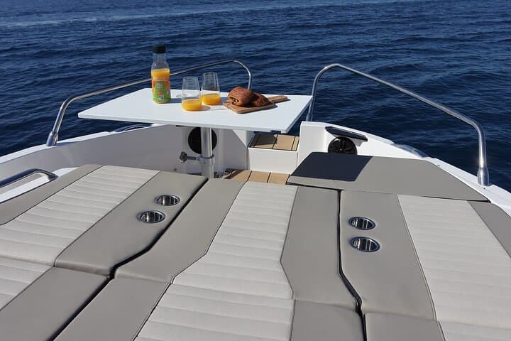 Blue Lagoon Luxury Charter on Karnic CS10 from Latchi photo 5