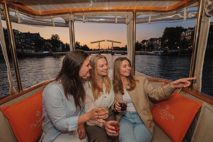 Amsterdam Canal Cruise: 1-Hour Luxury Electric Tour with Drinks & Bites photo 4