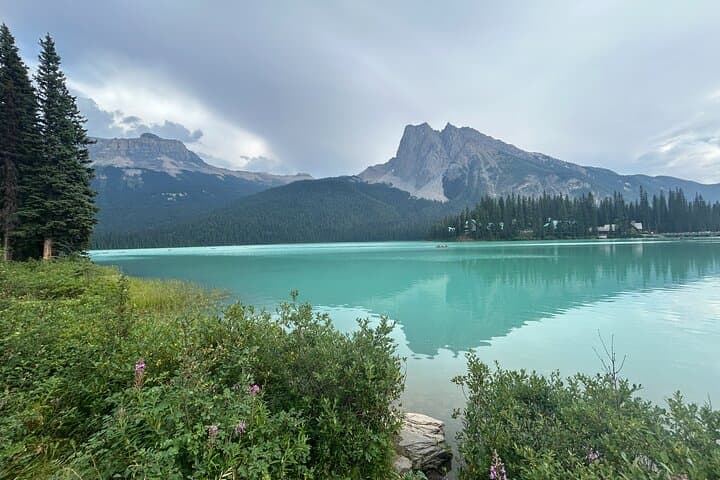 Private Rocky Mountains Day Tour from Calgary — Lake Louise, Icefields Parkway & Yoho photo 2