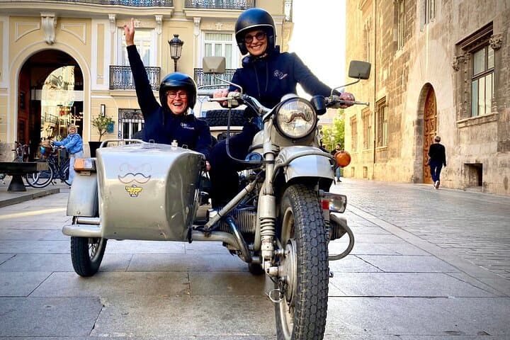 Valencia Vintage Sidecar Tour: City Highlights to the Beaches photo 3
