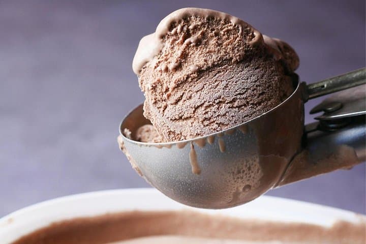 Belgrano Artisanal Ice Cream Tour with Gabriela — Buenos Aires Gelato Walk photo 2