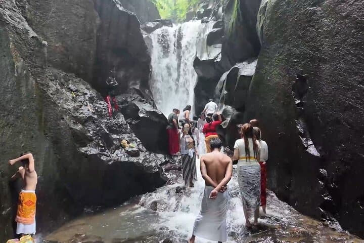 Ubud Balinese Cultural Experience: Canang Offerings, Jamu & Water Blessing photo 3