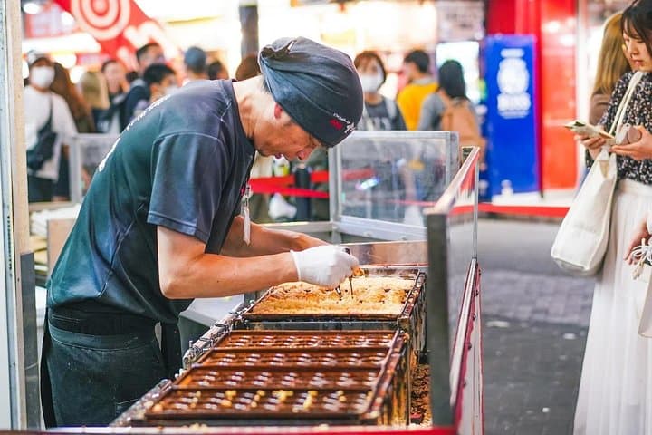 Perfect Osaka Day: Private Custom Food, Culture & Castle Tour photo 4