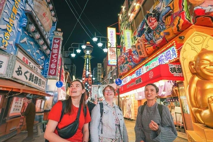 Perfect Osaka Day: Private Custom Food, Culture & Castle Tour