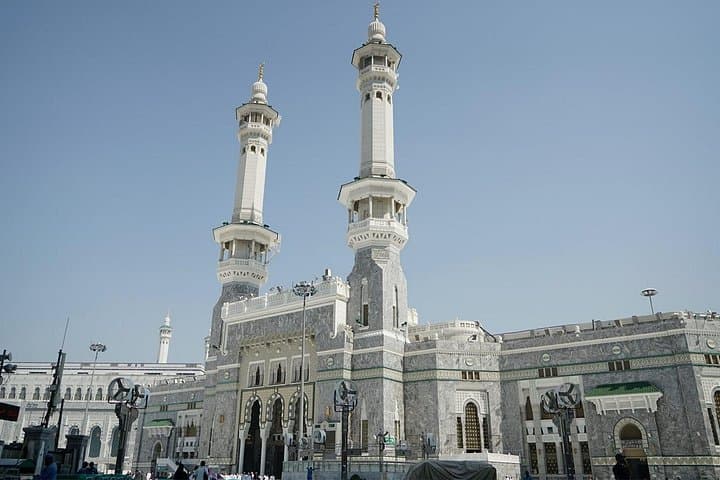 Mecca Historical & Religious Tour from Jeddah: Kaaba Kiswah, Two Holy Mosques & Wadi Fatimah photo 2