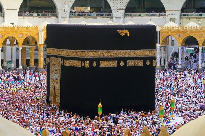 Mecca Historical & Religious Tour from Jeddah: Kaaba Kiswah, Two Holy Mosques & Wadi Fatimah
