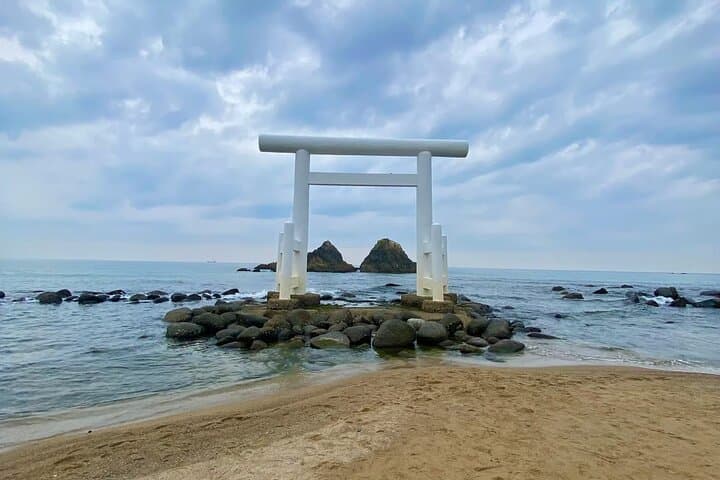 Itoshima Scenic Drive: Futamigaura, Palm Beach Lunch & Local Crafts from Fukuoka photo 5