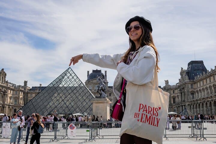 Official Emily in Paris Filming Locations Walking Tour — Explore Paris On Foot photo 5