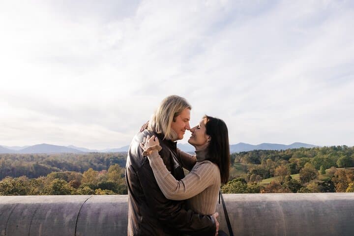 Asheville Private Vacation Photoshoot: Local Photographer, Iconic Backdrops photo 6