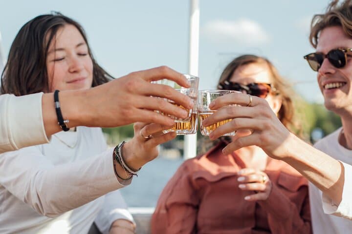 Amsterdam Canal Cruise: Luxury Open-Boat Tour with Unlimited Cocktails & Free Waffle photo 3