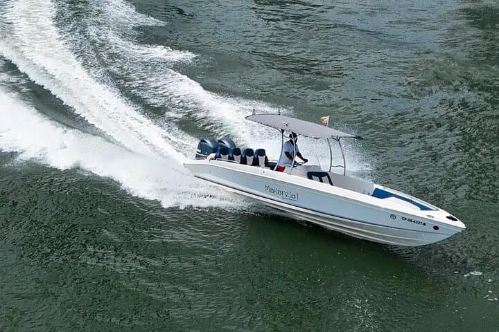 Cartagena to Rosario Islands: Full-Day Luxury Private Speedboat Charter