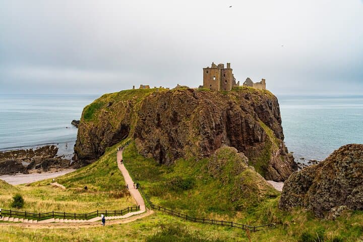 Dunnottar Castle and Royal Lochnagar Distillery Day Tour from Aberdeen