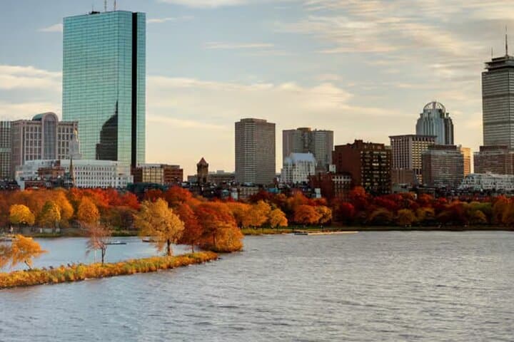 Private Boston Harbor Yacht Cruise on Trinacria — Lighthouses, Foliage & Fishing photo 5
