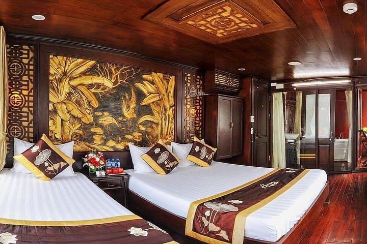 Bai Tu Long Bay 2-Day Cruise: Kayak Cap La, Thien Canh Son Cave & Overnight Boat photo 3