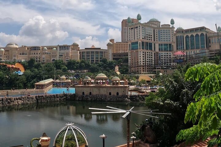 Sunway Lagoon All-Access Ticket: Full-Day Guide to Malaysia’s Six-Themed Park Experience
