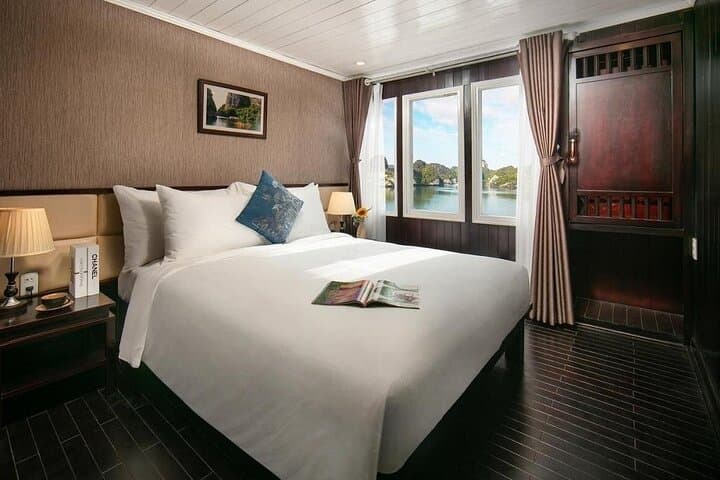 Bai Tu Long Bay 2-Day Shared Cruise — Thien Canh Son, Vung Vieng & Overnight on Deck photo 4