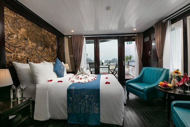 Bai Tu Long Bay 2-Day Shared Cruise — Thien Canh Son, Vung Vieng & Overnight on Deck photo 5
