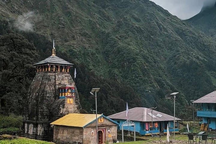 Uttarakhand Trekking: Madhmaheshwar Spiritual Trail & Himalayan Village Journeys