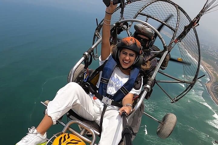 Coastal Paratrike Flight over Lima’s Costa Verde: 10–12 Minute Powered Paragliding Experience