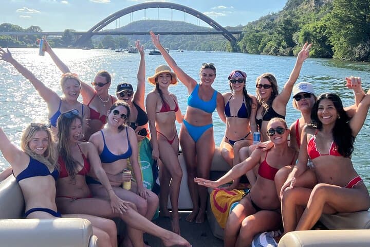 Private Pontoon Rental on Lake Austin — 3-Hour Captain-Led Pontoon Experience photo 4