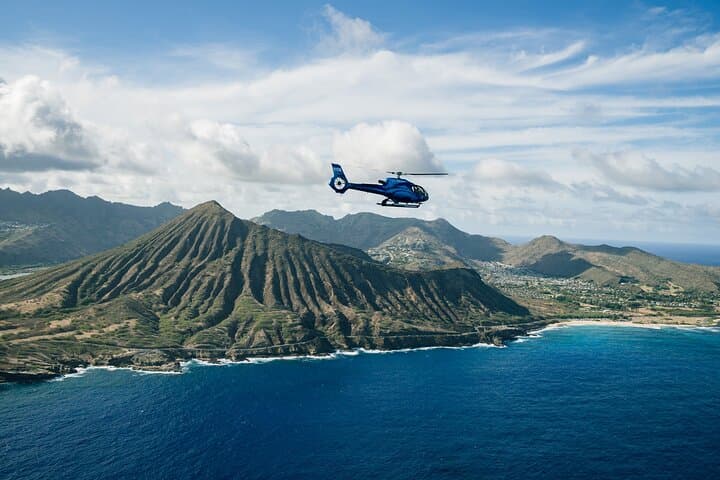 Soar Over Oahu: The Ultimate 60-Minute Helicopter Tour Experience photo 2