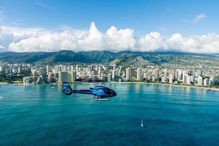 Soar Over Oahu: The Ultimate 60-Minute Helicopter Tour Experience